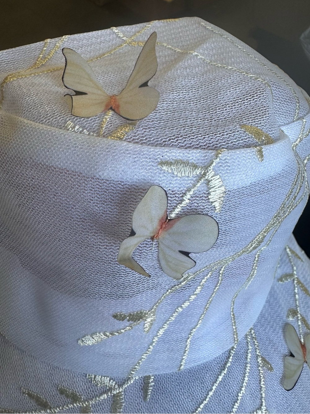Women’s White Bucket Hat with 3D butterfly and Embroidery branch guides - Picture 4 of 9